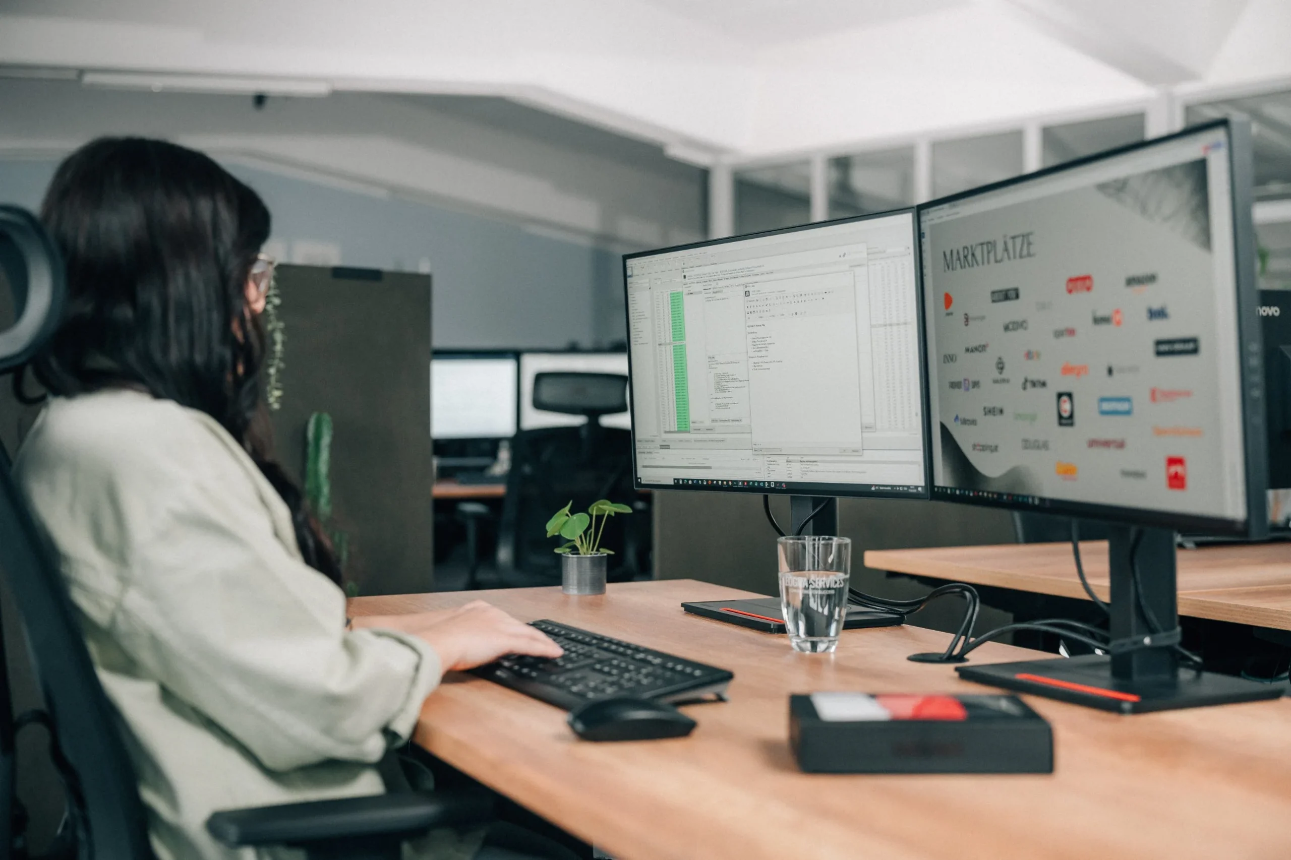 Arbeit mit dem Xentral ERP-System bei Leogra Services